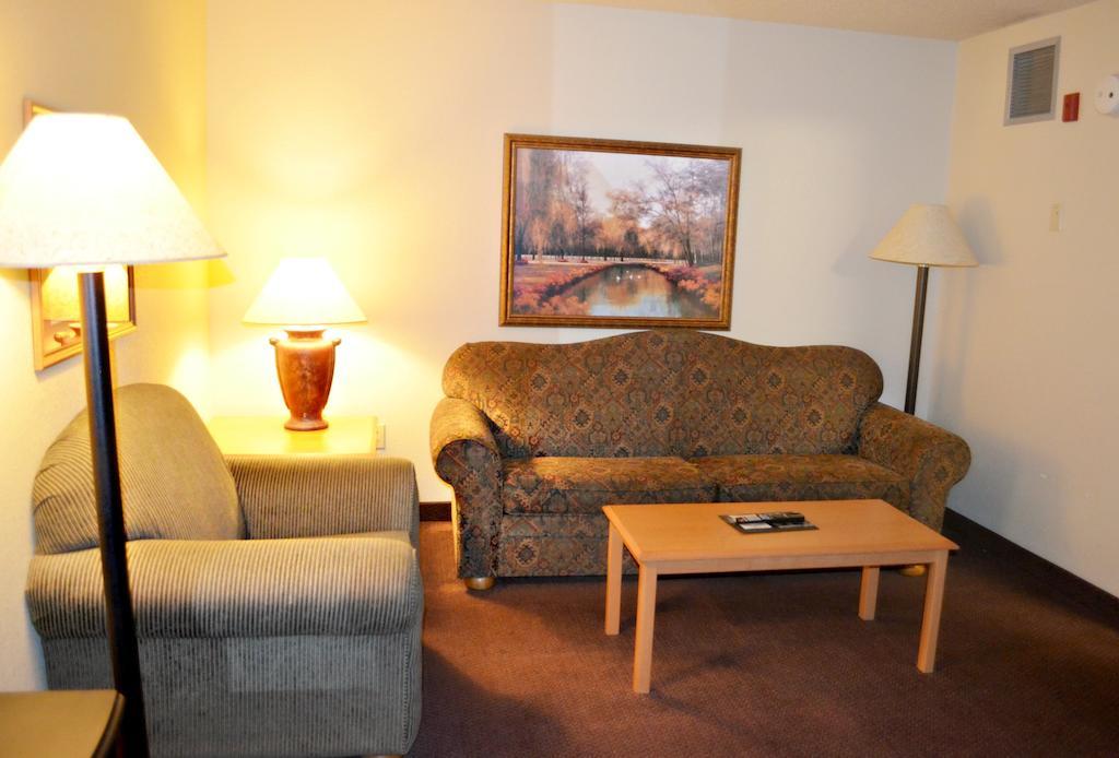 Fossil Creek Hotel & Suites Russell Pokoj fotografie