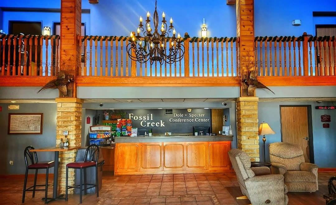 Fossil Creek Hotel & Suites Russell Exteriér fotografie
