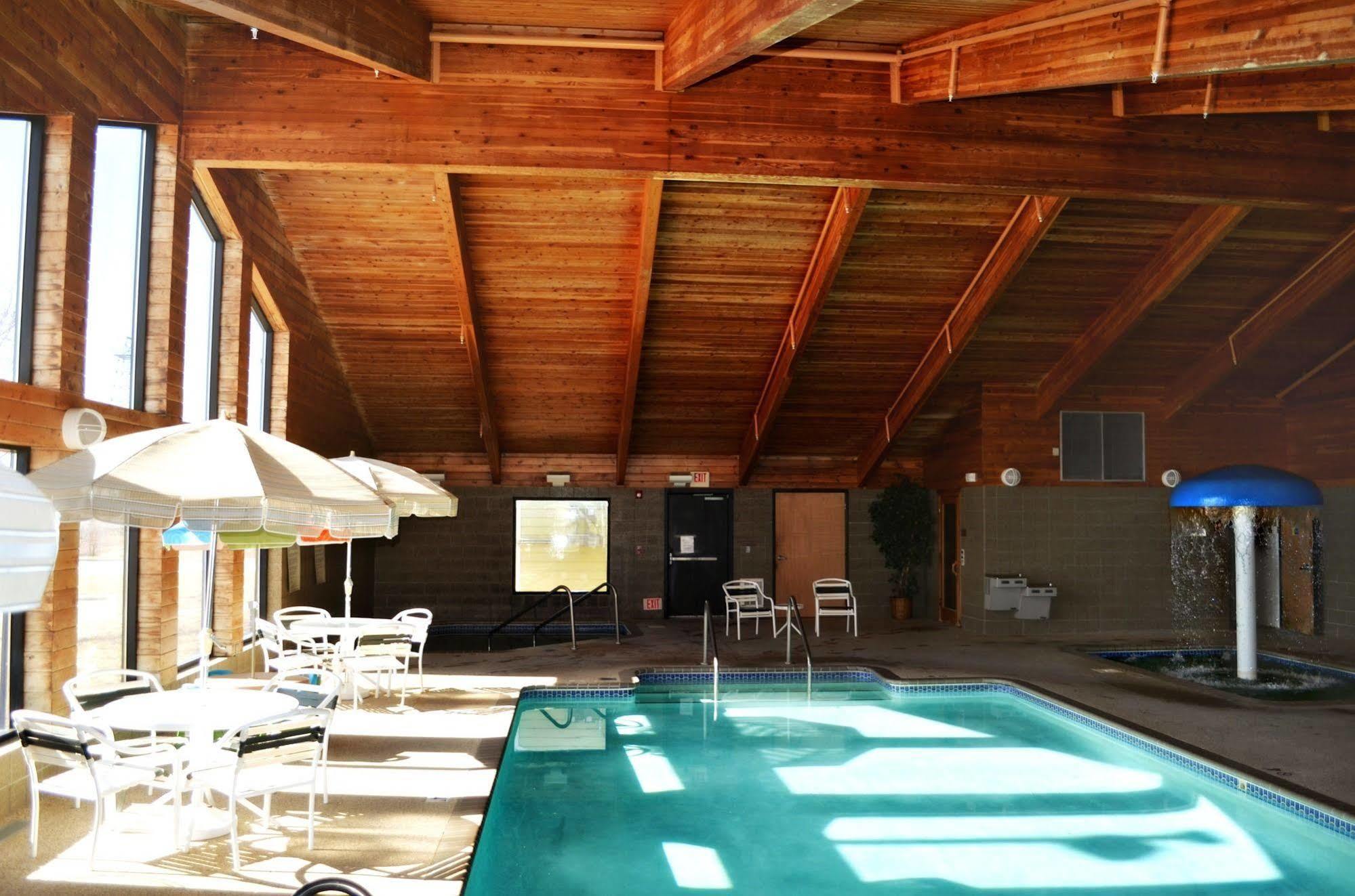 Fossil Creek Hotel & Suites Russell Exteriér fotografie